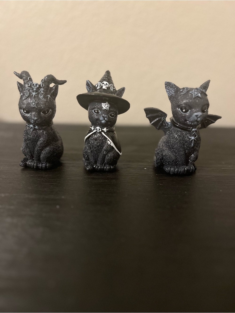 Black Decorative Cat Figurine Set